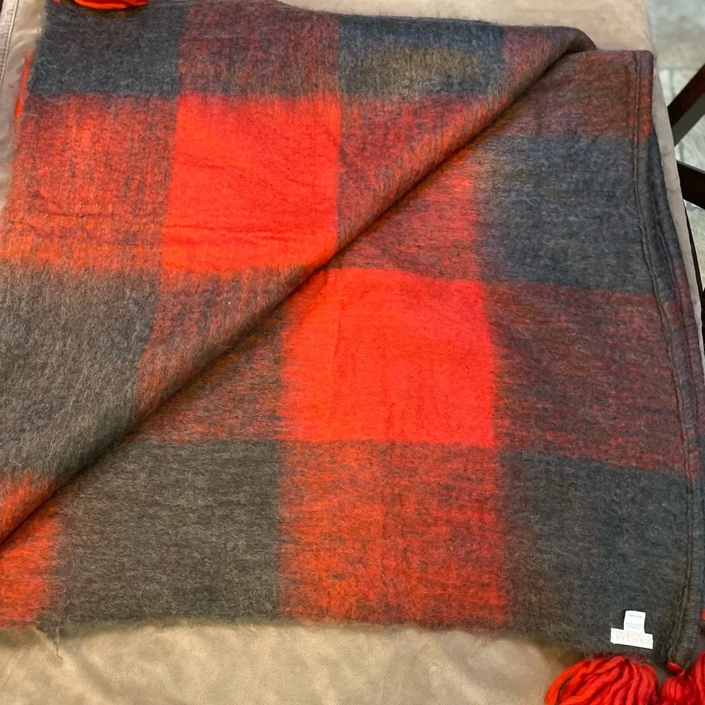 Shiraleah Chicago Throw Blanket NWOT